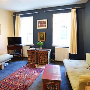 Joivy Bohemian Writers Retreat In Old Town , Edinburgh United Kingdom